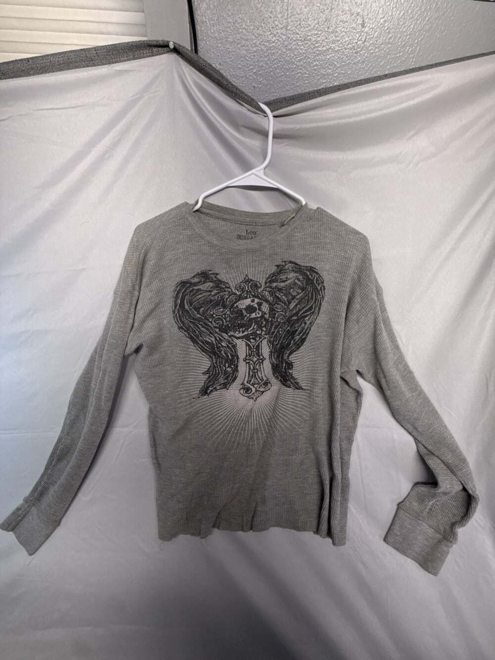 Y2K Lee Dungarees Thermal Long Sleeve Size XL Gray Skull Cross Graphic